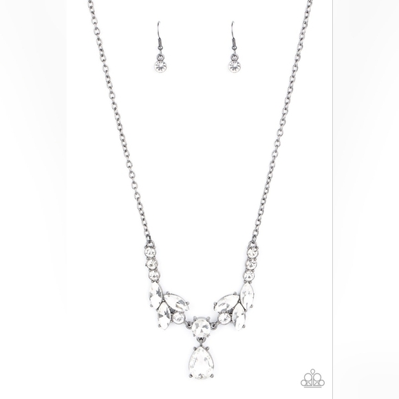 Unrivaled Sparkle Necklace - Picture 3 of 3